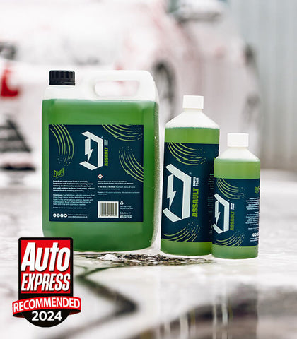 Duel wash mitt being used in the contact wash stage on a Porsche, after snow foam pre-wash
