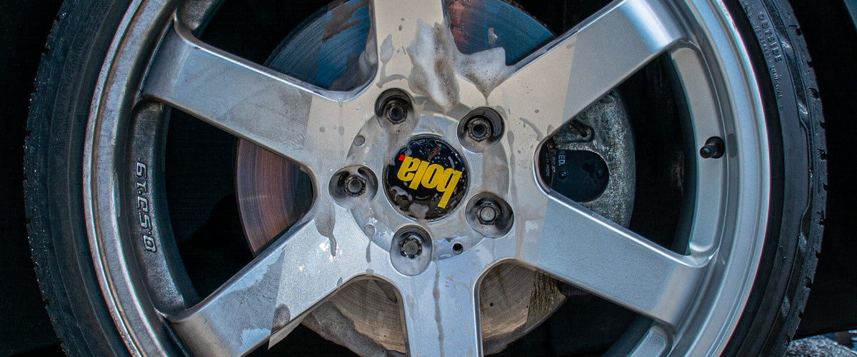 Clean alloy wheels — finished result after correct cleaning process
