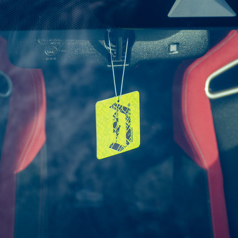 Duel Ombre Nomade hangin car air freshener front view hanging from the rear view mirror