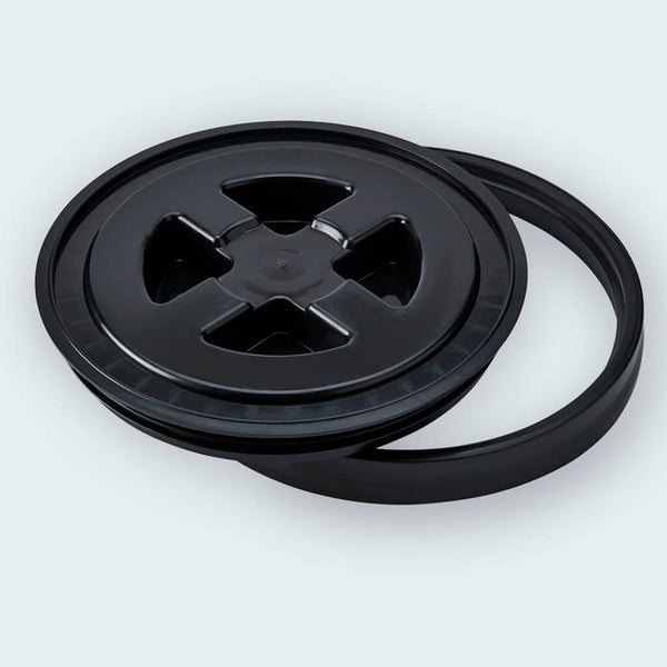 Gamma Seal Bucket Lid unscrewed